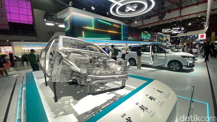Suzuki pamer rangka mobil di IIMS 2025