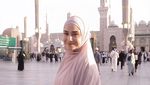 Penampilan Syifa Hadju Berhijab saat Umrah Bikin El Rumi Terpukau