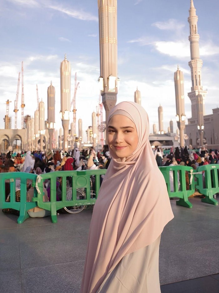 Syifa Hadju Syifa Hadju umrah