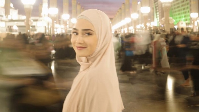 Syifa Hadju umrah