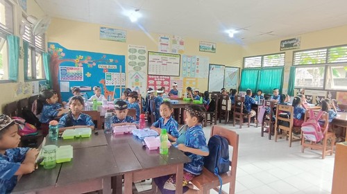 Uji coba program MBG di SDN 2 Selat, Klungkung, Kamis (20/2/2025). (Leona Wirawan/detikBali)