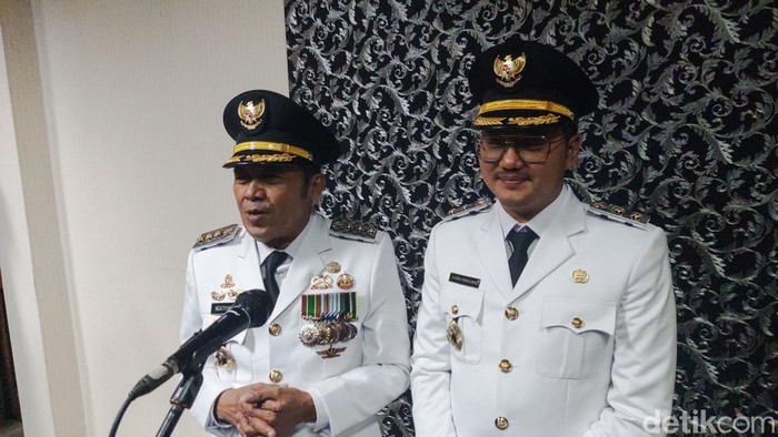 Wali Kota dan Wakil Wali Kota Cimahi, Ngatiyana-Adhitia Yudisthira usai sertijab