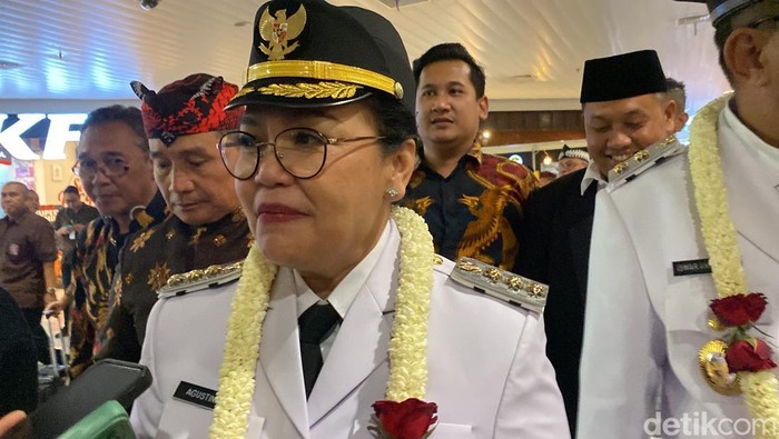 Wali Kota Semarang, Agustina Wilujeng, di Bandara Ahmad Yani, Kota Semarang, Kamis (20/2/2025).