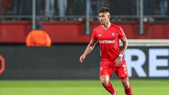 Mees Hilgers Bisa Saja Tinggalkan Twente Musim Panas Lalu, tapi... Mees Hilgers Bisa Saja Tinggalkan Twente Musim Panas Lalu, tapi...