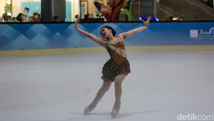 Turnamen ice skating Indonesia Ice Skating Open digelar lagi. Ada 450 peserta dan perwakilan negara tetangga.