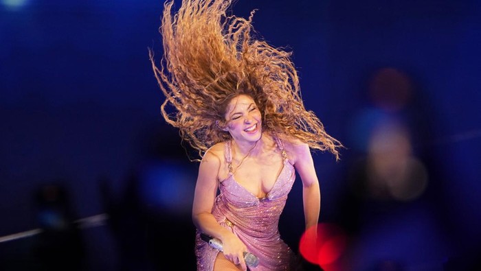 Pop singer and composer Shakira performs during her 