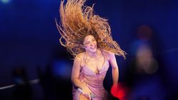 5 Potret Shakira Tampil Cantik dan Memukau di Kota Kelahirannya 5 Potret Shakira Tampil Cantik dan Memukau di Kota Kelahirannya