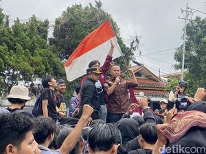 Indonesia Gelap di Sukabumi, Kritisi MBG hingga Efesiensi Anggaran