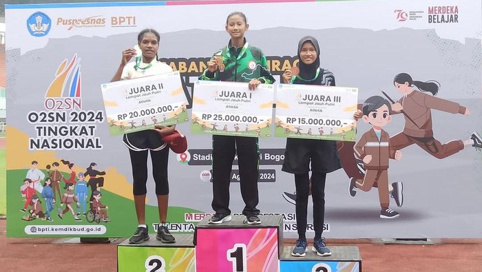 Ayumi Zalsabila (podium juara 3) bagikan kisahnya untuk menjadi juara di tengah keterbatasan.