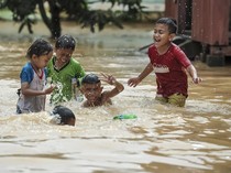 Banjir Rendam Belasan Rumah Hingga Sekolah di Jambi