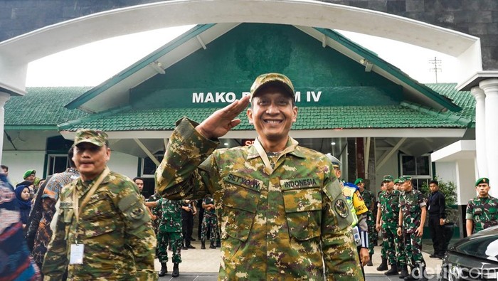 Bupati Bojonegoro Setyo Wahono mengikuti retret kepala daerah di Akmil Magelang, Jawa Tengah.