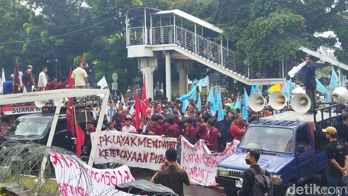Demo di depan KPK