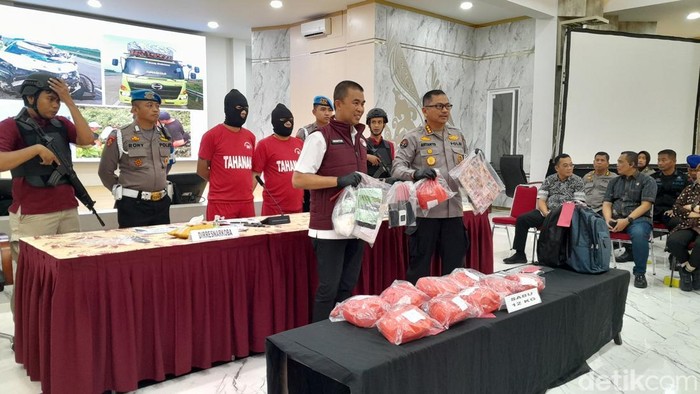 Ditresnarkoba Polda Jateng mengngkap kasus narkoba di Polda Jateng, Kecamatan Semarang Selatan, Jumat (21/2/2025)
