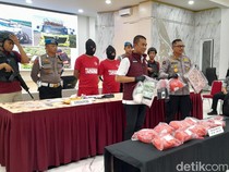 2 Pengedar Kecelakaan di Tol Tegal hendak Kirim 12 Kg Sabu ke Surabaya