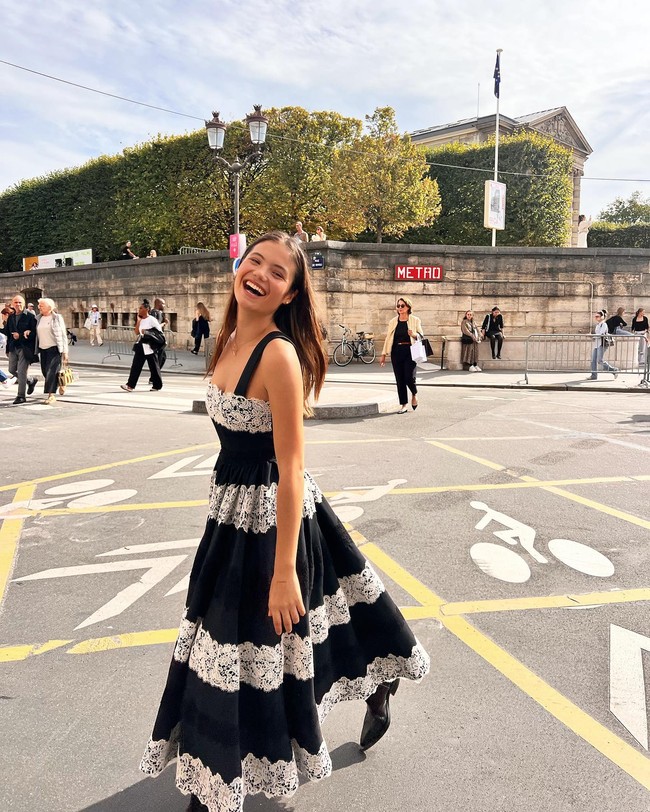 Di akun Instagram, Emma mengakui kejadian itu sebagai ‘pengalaman yang sulit’. Namun ia memastikan dirinya baik-baik saja dan menyampaikan terima kasihnya kepada para pendukung bahkan lawan yang memenangkan pertandingan.Foto: Instagram Emma Raducanu