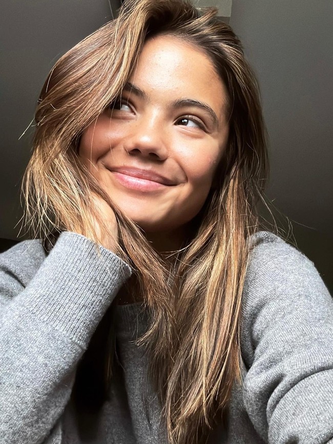 Potret Emma Raducanu, Petenis Cantik yang Diganggu Stalker Saat Pertandingan Potret Emma Raducanu, Petenis Cantik yang Diganggu Stalker Saat Pertandingan