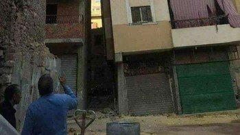 Mungkin konsepnya memang mau jadi ala-ala Menara Pisa. Foto: arquitectura_fail via Bored Panda