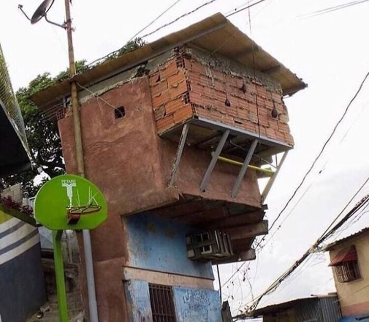 Foto Arsitektur yang Bikin Geregetan, Anak Teknik Pasti Gemes Lihatnya Ada yang salah dari bangunan atau arsitektur berikut ini. Kamu yang biasa bikin bangunan pasti gregetan lihatnya. Yuk, uji kesabaranmu di sini.