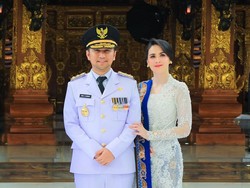 Foto: Arumi Bachsin Ayu di Pelantikan Kepala Daerah, Pakai Kebaya & Tas Lokal