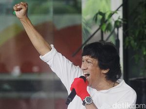Semua Orang Bebas Nyanyi Lagu Ikang Fawzi
