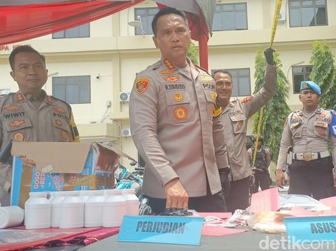 Jumpa pers hasil kegiatan Polrestabes Semarang selama sebulan, Jumat (21/2/2025).