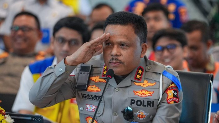 Kakorlantas Polri Irjen Agus Suryo Nugroho meninjau Pelabuhan Bakauheni di Lampung (dok.Korlantas Polri) Kakorlantas Polri Irjen Agus Suryo Nugroho meninjau Pelabuhan Bakauheni di Lampung (dok.Korlantas Polri)
