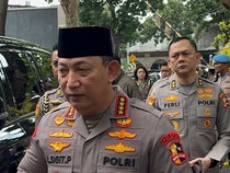 Video: Kapolri Melayat ke Rumah Duka Eks Wakapolri Syafruddin