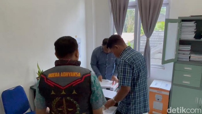 Kejari Musi Rawas menggeledah kantor Disdik dan BPKAD terkait dugaan kasus korupsi