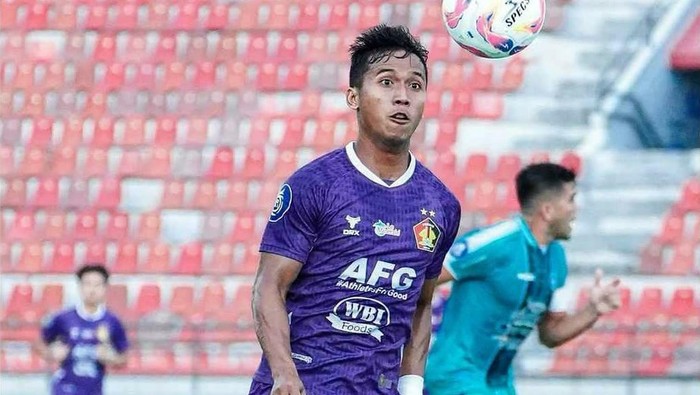 Laga PSBS Biak vs Persik Kediri di Stadion Kapten I Wayan Dipta, Gianyar, Bali