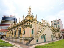Melihat Masjid Bersejarah di Kawasan Little India Singapura
