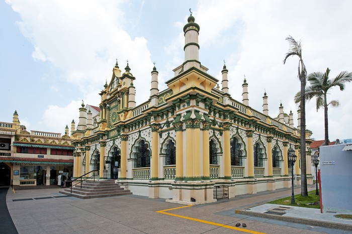 Melihat Masjid Bersejarah di Kawasan Little India Singapura