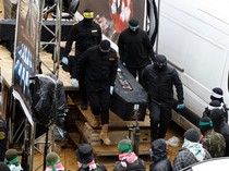 Momen Hamas Serahkan 4 Jenazah Sandera Israel