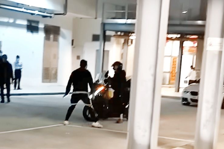 Tega! Pelanggan Bogem ke Ojol yang Antar Makanan Terlambat
