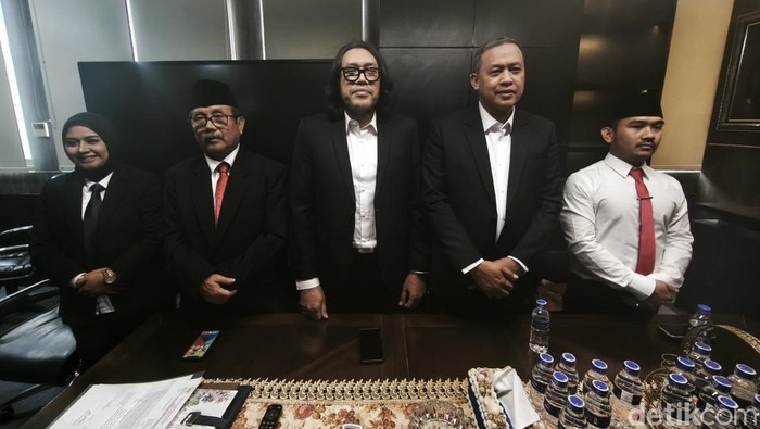 Ono dan 4 kepala daerah yang juga kader PDIP