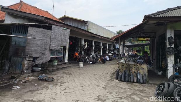 Pasar besi tua di Cirebon