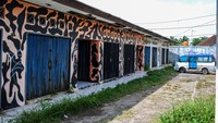 Dinas Koperasi UKM Perindustrian dan Perdagangan Kota Serang mencatat sebanyak lima pasar di enam kecamatan di Kota Serang yakni Pasar Jakung, Pasar Lebak Wangi, Pasar Taktakan, Pasar Jenggot, dan Pasar sentra IKM kondisinya terbengkalai dan tidak ada aktivitas perdagangan di dalamnya.  