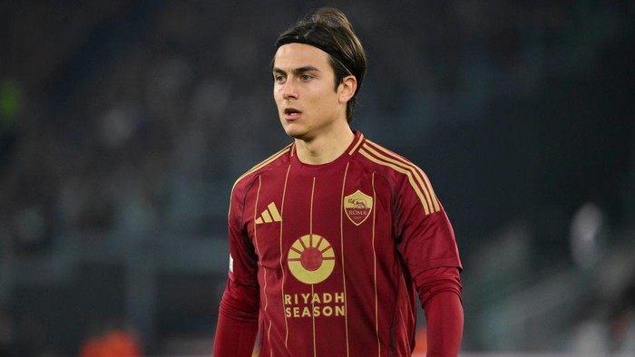 ROME, ITALY - FEBRUARY 20: AS Roma player Paulo Dybala during the UEFA Europa League 2024/25 League Knockout Play-off Second Leg match between AS Roma and FC Porto at  Stadio Olimpico on February 20, 2025 in Rome, Italy. (Photo by Luciano Rossi/AS Roma via Getty Images)