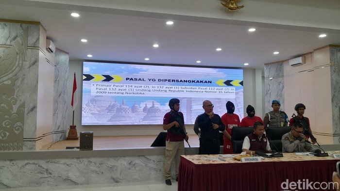 Pengedar narkoba jaringan Lampung diciduk usai kecelakaan di Tol Semarang, Senin (17/2/2025)