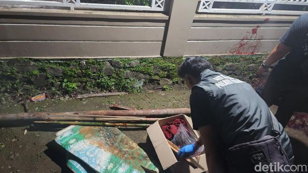 Polisi Amankan Bambu Runcing Hingga Besi Beton Dari Lokasi Tewasnya Samson