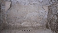 Tim awalnya meyakini lokasi dengan kode C4 ini adalah makam salah satu istri Firaun Thutmose. Asumsi ini didasarkan pada kedekatannya dengan makam istri Raja Thutmose III dan makam Ratu Hatshepsut. Foto: (Kementerian Pariwisata dan Kepurbakalaan Mesir)