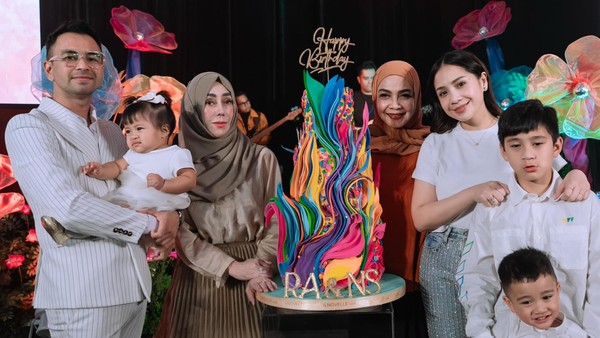 8 Foto Kejutan Ultah Nagita Slavina & Raffi Ahmad, Digelar Mewah dan Meriah