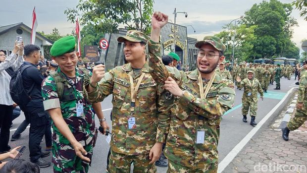 Rombongan kepala daerah tiba di Akmil Magelang, Jumat (21/2/2025).