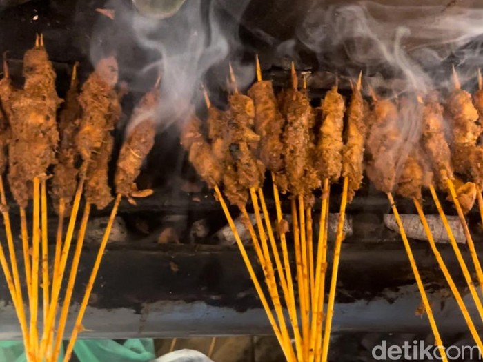 Potret satu porsi sate padang Pasar Ramai Medan
