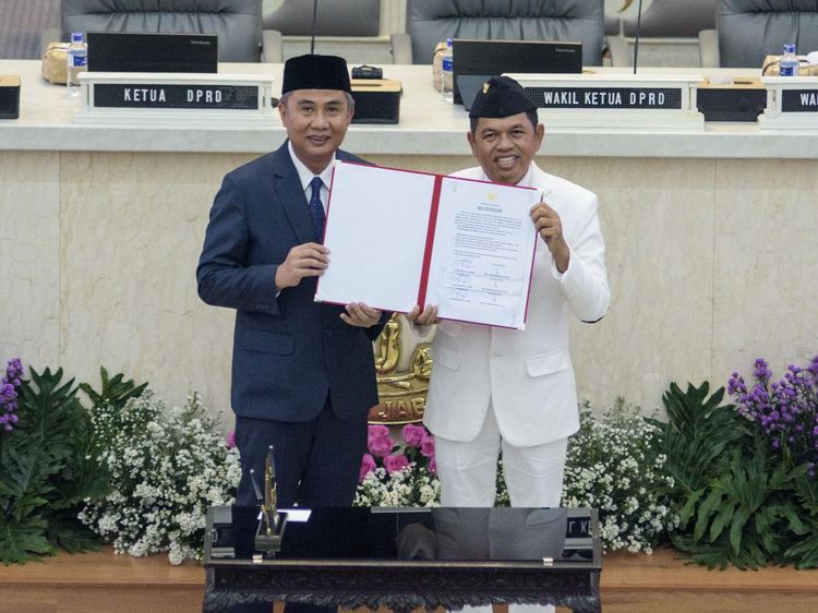 Senyum Dedi Mulyadi Usai Sertijab Jadi Gubernur Jawa Barat