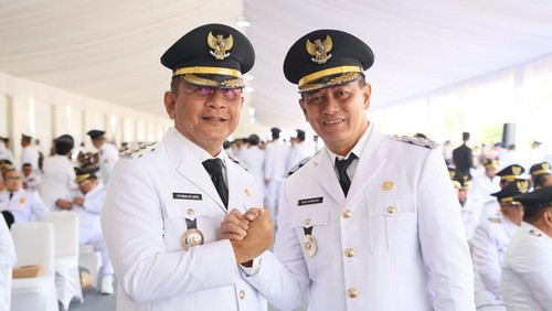 Nyoman Sutjidra dan Gede Supriatna resmi dilantik sebagai Bupati dan Wakil Bupati Buleleng, Kamis (20/2/2025).