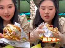Wanita China Ini Sebut Burger Kaki Lima Malaysia Paling Enak