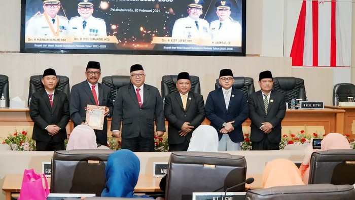 Asep Japar resmi menjabat sebagai Bupati Sukabumi.