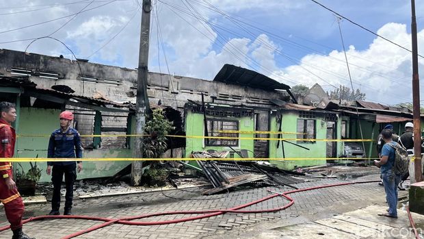 Kebakaran di Asrama Kesdam XIV/Hasanuddin Makassar, Sulawesi Selatan (Sulsel)