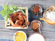 Lezatnya Ayam Panggang Ndeso Ponorogo, Dimasak dengan Tungku Tradisional