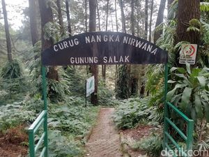 Tiket Masuk Curug Nangka Mahal: Pengunjung Tak Masalah, tapi Pedagang Rugi
